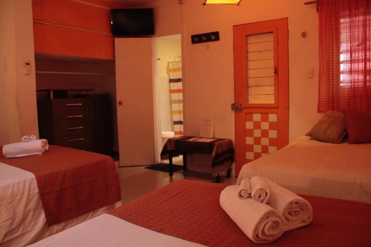 La Casa Naranja Otel Isla Mujeres Dış mekan fotoğraf